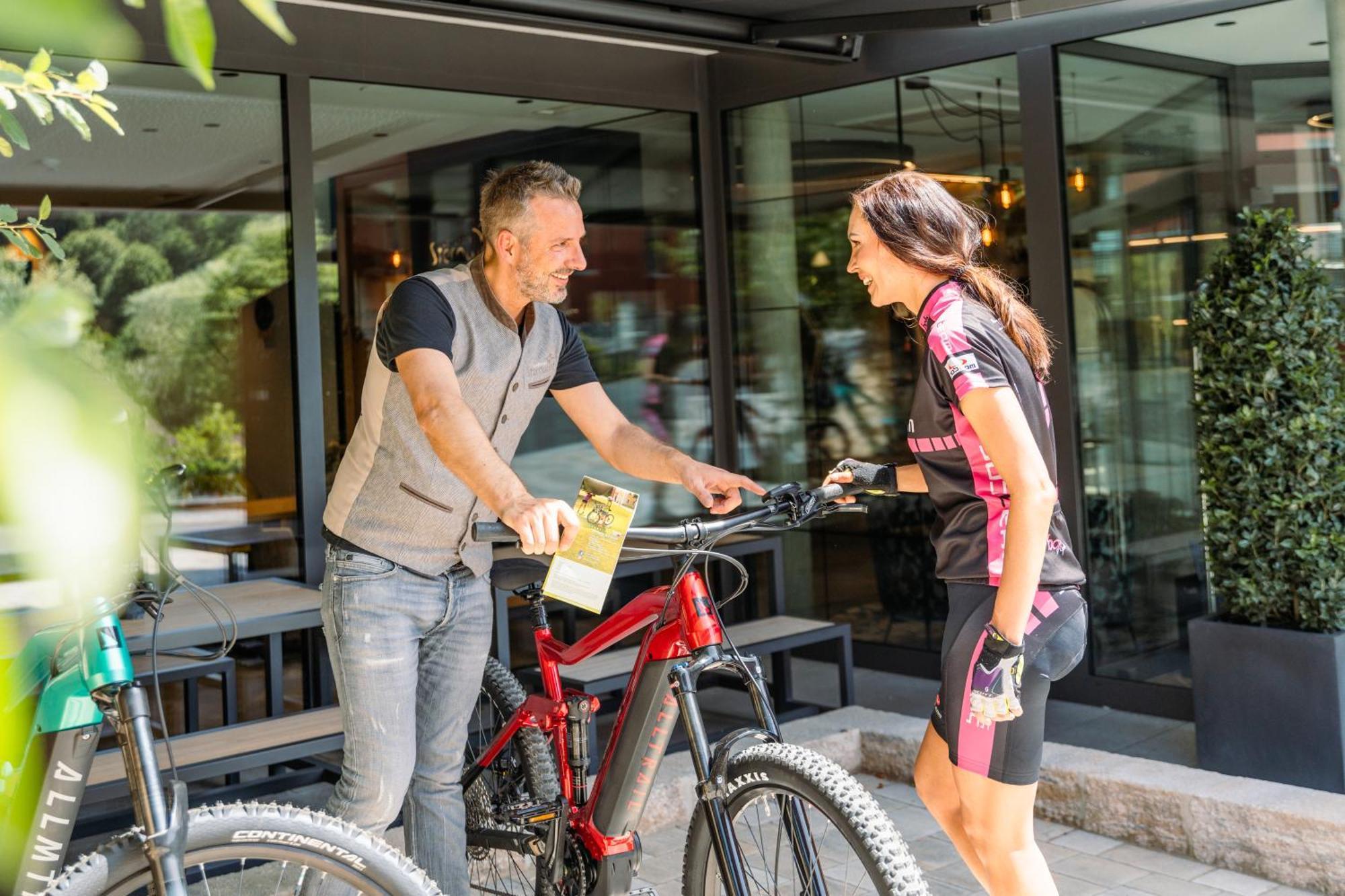 Landhotel Sternwirt - Das Wellnesshotel Zwischen Nuernberg Und Amberg Hogen Exterior foto