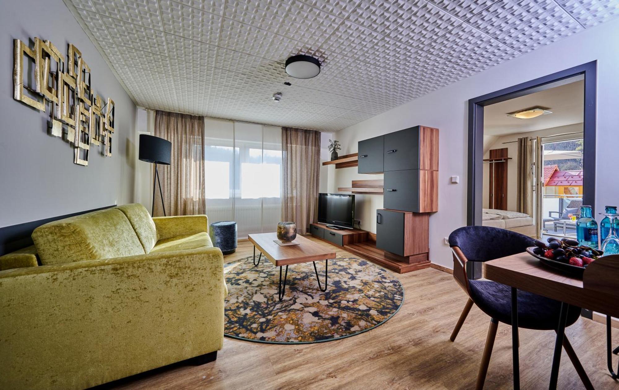 Landhotel Sternwirt - Das Wellnesshotel Zwischen Nuernberg Und Amberg Hogen Exterior foto