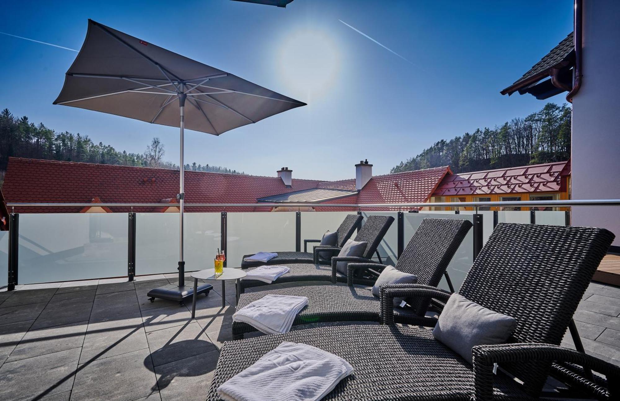 Landhotel Sternwirt - Das Wellnesshotel Zwischen Nuernberg Und Amberg Hogen Exterior foto