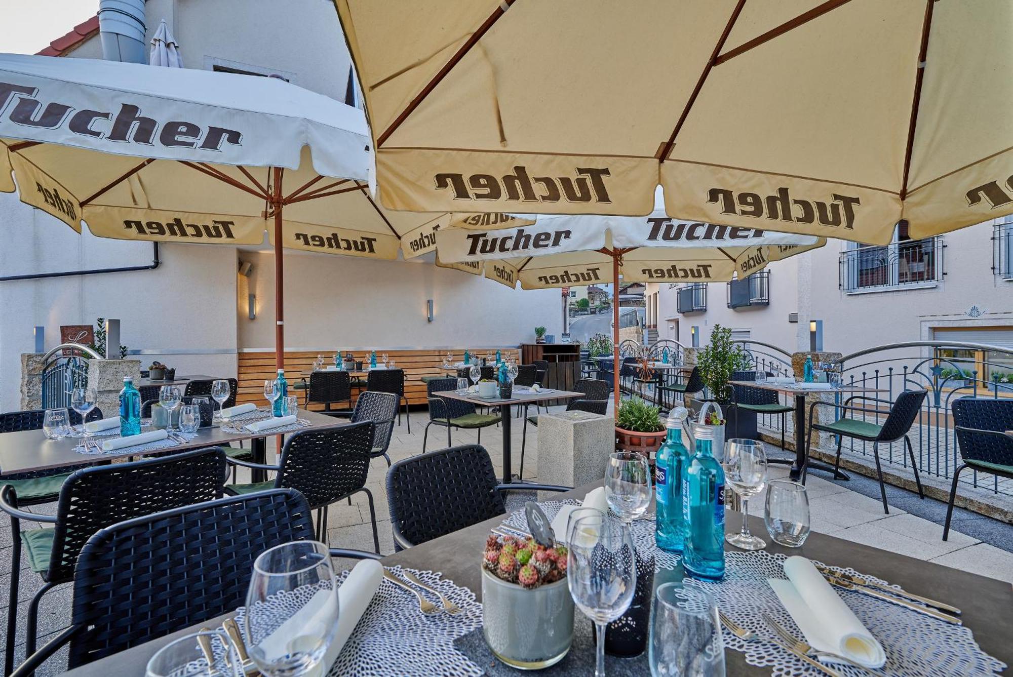 Landhotel Sternwirt - Das Wellnesshotel Zwischen Nuernberg Und Amberg Hogen Exterior foto