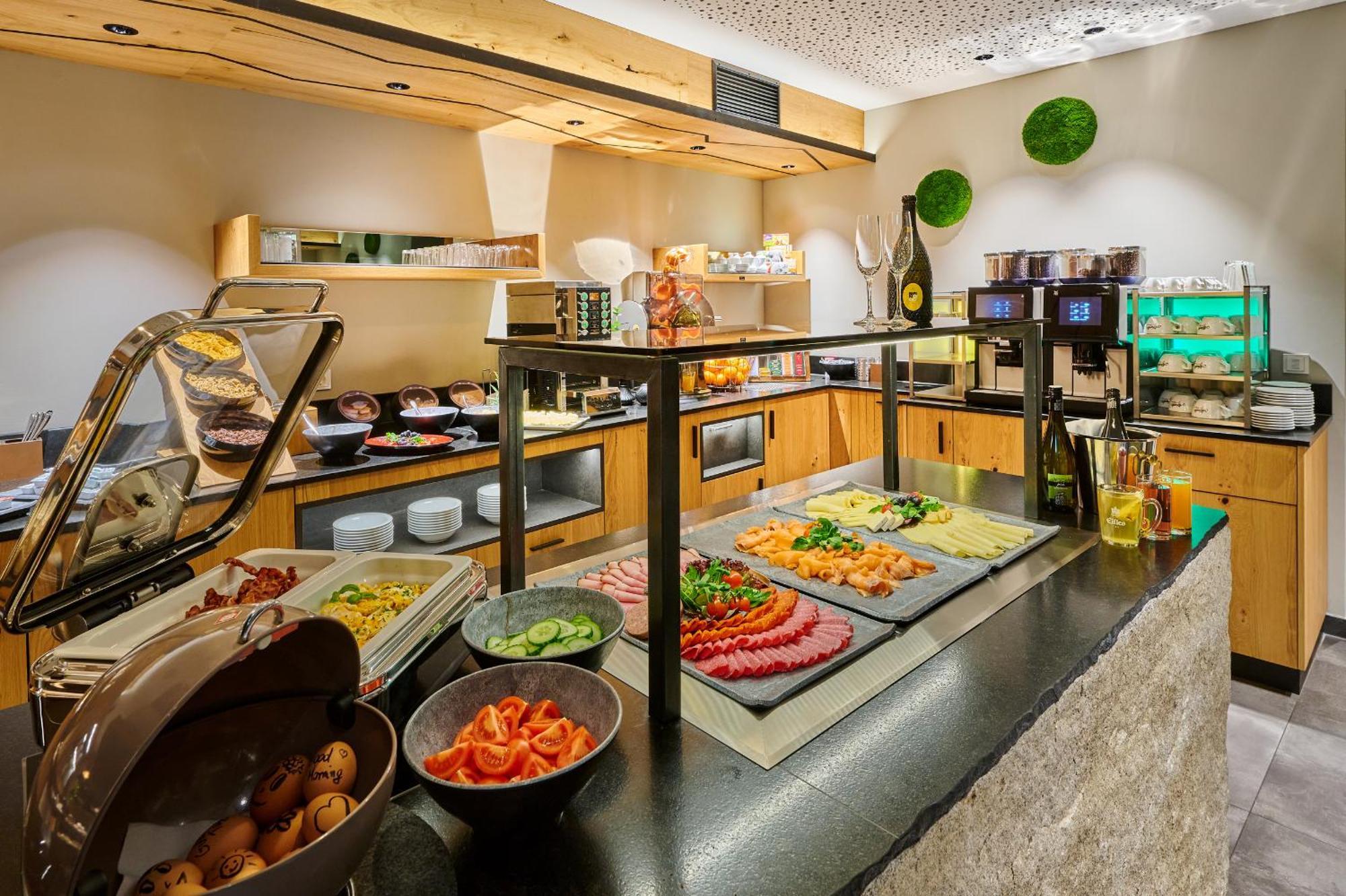 Landhotel Sternwirt - Das Wellnesshotel Zwischen Nuernberg Und Amberg Hogen Exterior foto