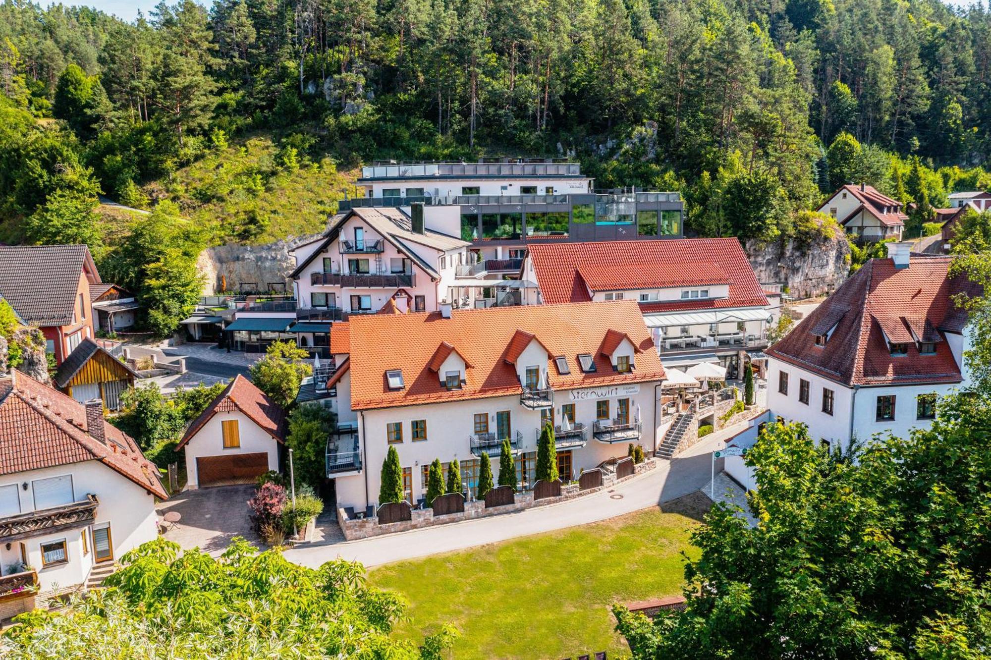 Landhotel Sternwirt - Das Wellnesshotel Zwischen Nuernberg Und Amberg Hogen Exterior foto